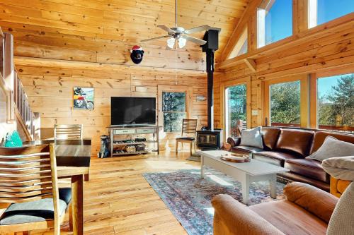 Zirconia Casa | Black Bear Lodge