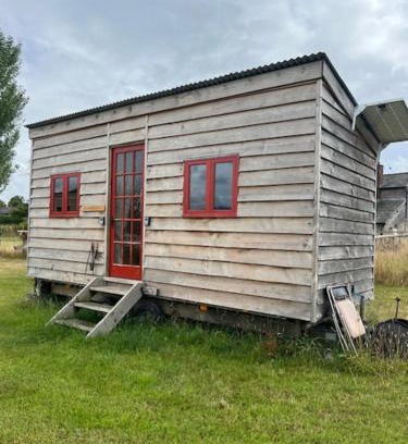 Kington Otro | Black Bridge Cabin