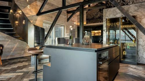 Mils Chalet De Esquí | Black Diamond Chalet