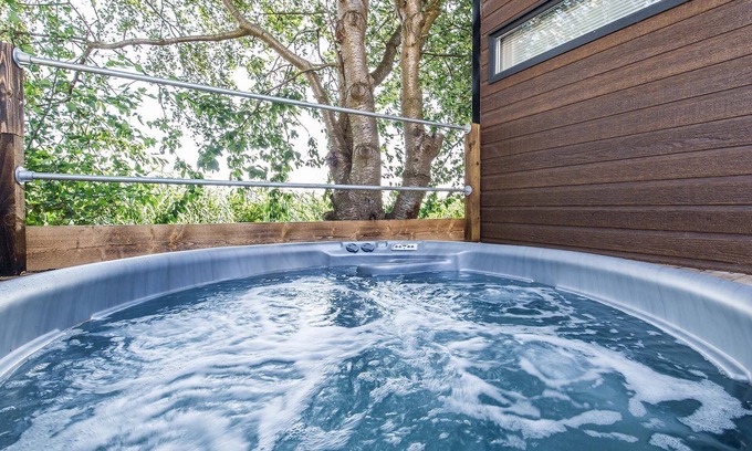Lincoln Cabaña | Black Edition Lodge - Unit 8 - a lodge that sleeps 8 guests in 3 bedrooms