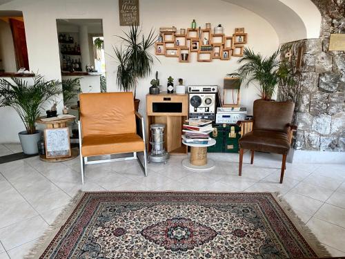 Ischia Porto Hotel | Black Market Hotel