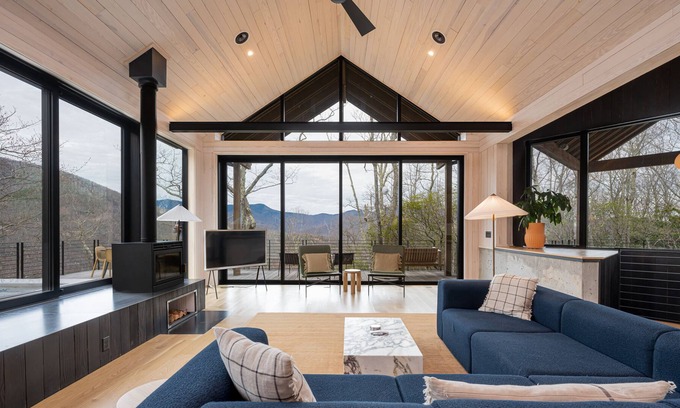 Laurel Ridge Casa | Black Mountain Cross Cabin, luxury private home with amazing views and hot tub.