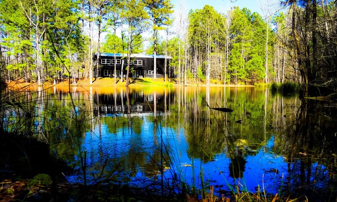 Bismarck Cabina | Black Pearl Lodge @ DeGray. Small event venue or fun family getaway!