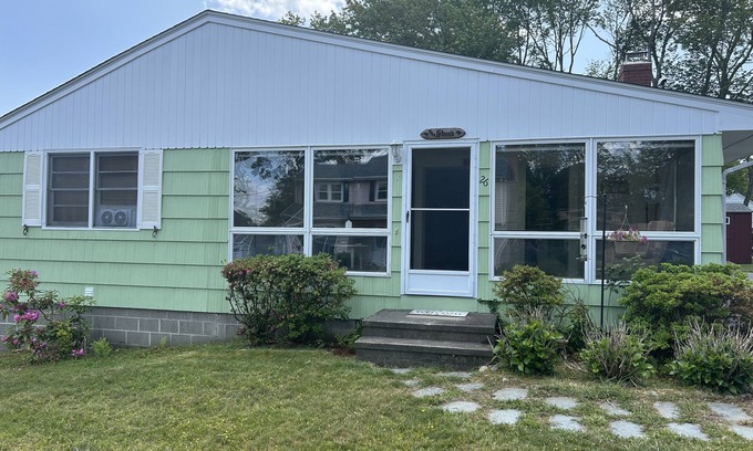 Gilman Cabaña | Black Point Beach Club Cottage Rental