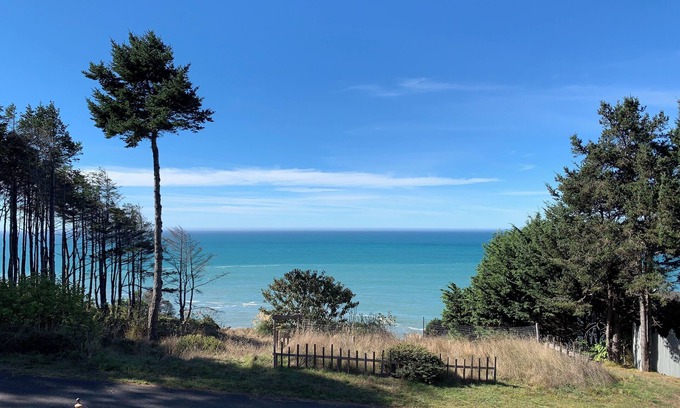 Shelter Cove Apartamento | Black Sands Escape- Ocean and Range Views- Comfort