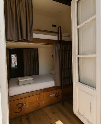 El Arenal Hostal | Black Swan Hostel Sevilla