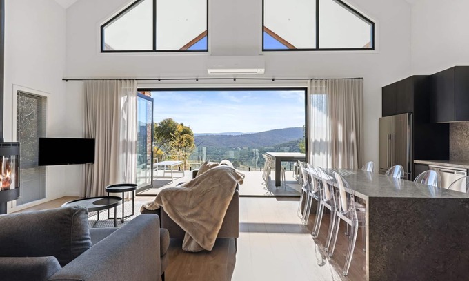 Merrijig Casa | Black Tusk - Merrijig - Sleeps 8