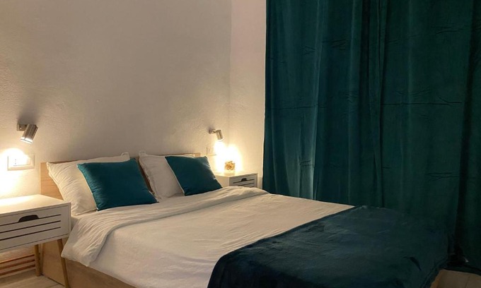 Brasov Apartamento | Black& White apartment