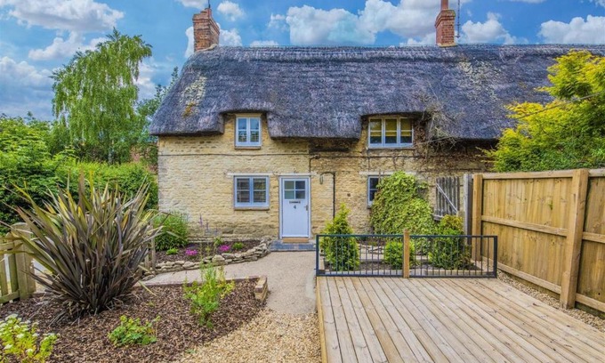 Twywell Casa | Blackbird Cottage
