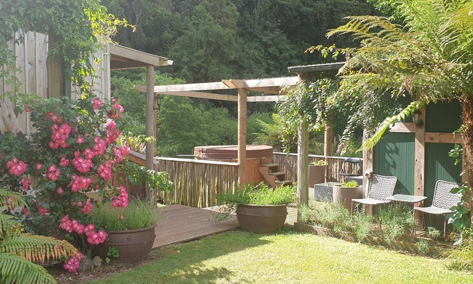 Waimiha Cabina | Blackfern Lodge
