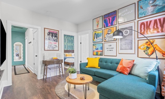 Westside Norwich Apartamento | Blackjack King-3 King Beds-1.8 Mi. To Mohegan