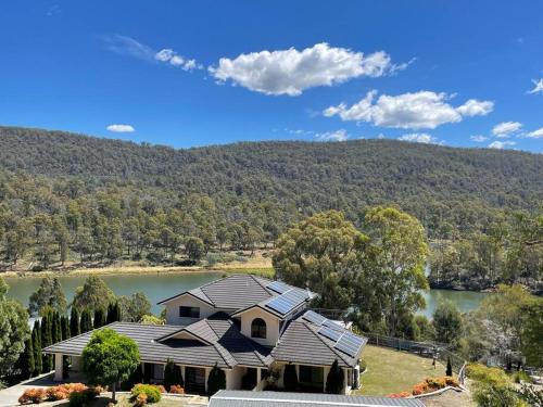Blackstone Heights Casa | Blackstone Lakeside 4 Bedrooms 2 Bathrooms