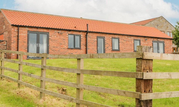 Thirsk Cabaña | BLACKTHORN COTTAGE, family friendly, with a garden in Borrowby