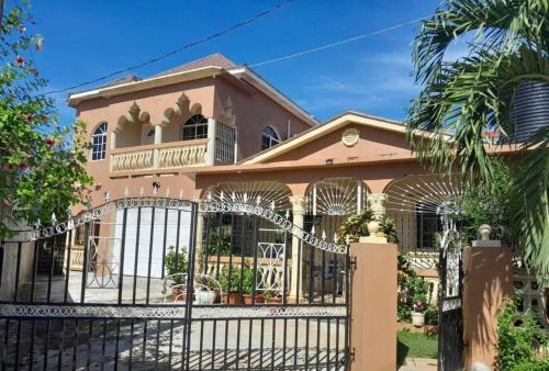 Santa Cruz Apartamento | Blair's Vacay Home