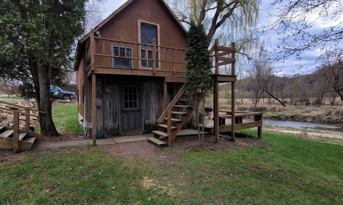 Viola Cabina | Blakley Hobbit Large Cabin