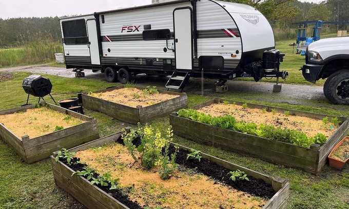 Diggs Casa | Blanchard Farm Camper Stay