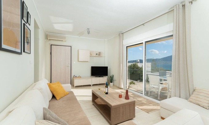 Porto Rafti Apartamento | Blanco Apartment by A&D Properties