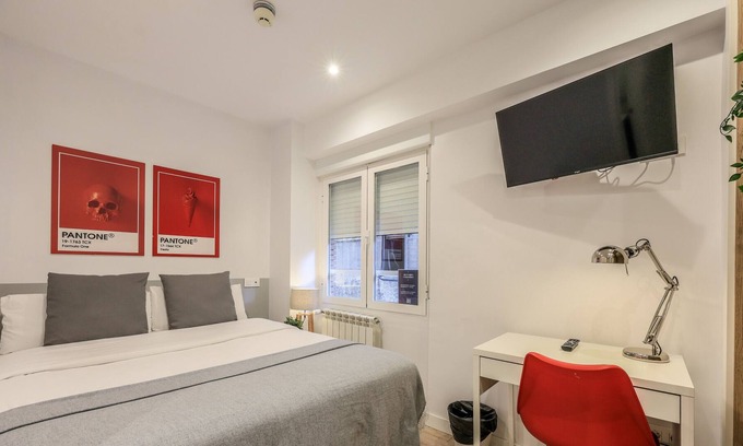 Gaztambide Cama Y Desayuno | Espectacular habitación doble con gimnasio B108