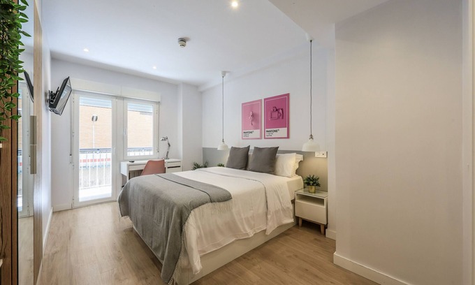 Gaztambide Cama Y Desayuno | Espectacular habitación doble con gimnasio B107