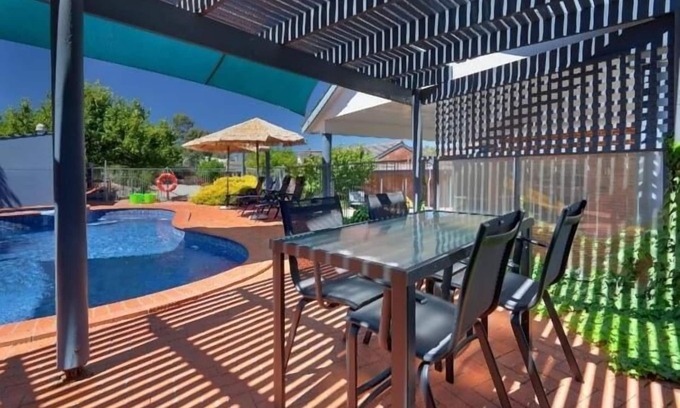 Wodonga Hotel | Blazing Stump Motel & Suites