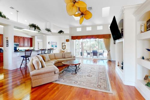 Bell Villa Casa | Blazing Sunshine