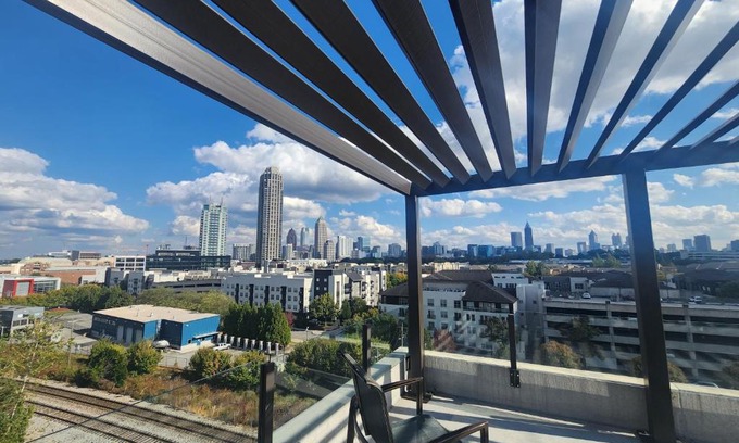 Loring Heights Apartamento | Bleisure at Atlantic Station Modern 1 Bedroom