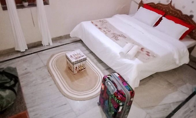 Amar Sagar Pol Hotel | Blessing Hotel