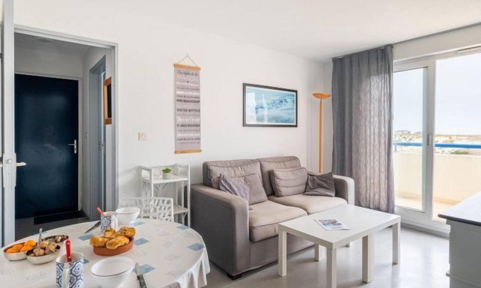 Lacanau-Ocean Apartamento | Bleu Marine by Interhome
