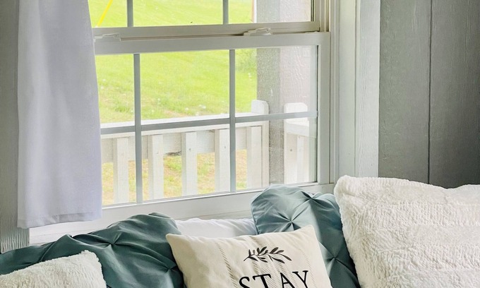 Burkesville Cabaña | Bline Family Farm Cottage