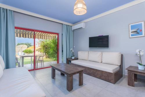 Batroun Apartamento | Bliss Aqua 11 - One BR Chalet at Aqualand Resort in Batroun