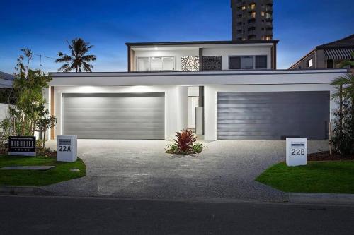 Surfers Paradise Villa | Bliss On Paradise Island