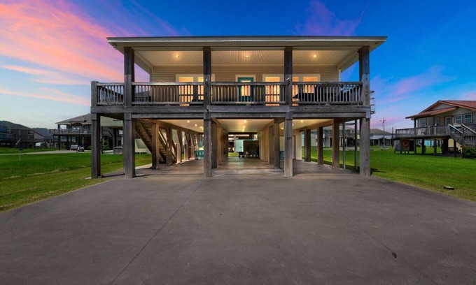 Port Bolivar Casa | Bliss on the Beach | Sleeps 10