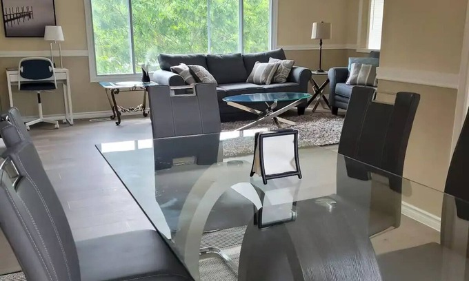 Abbotsford Casa | Blissful 4 bedroom Oasis Abbotsford, BC