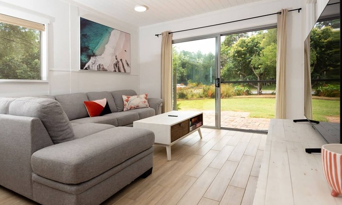 Broulee Casa | Blissful Beachfront Apartment Broulee