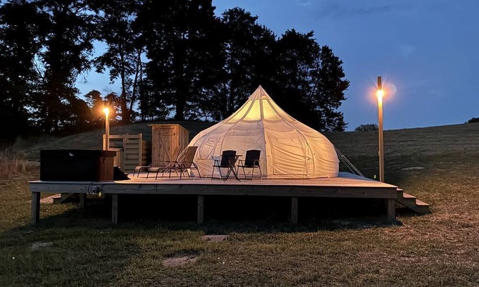 Conneaut Lake Alquiler De RV | Blissful Bell Tent Oasis near Pymatuning Lake in Pennsylvania