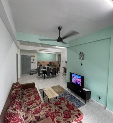 Bukit Baru Apartamento | Blissful Breeze 4 ROOMS & NETFLIX by EZYROOM MELAKA