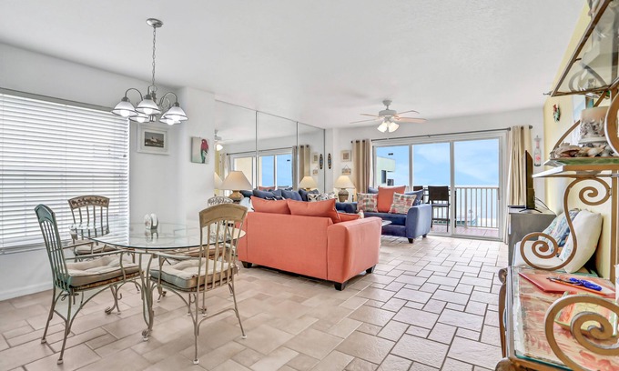 Independence Square Condominio | Blissful condo with pool - Gulf-view balcony, private W/D & central AC