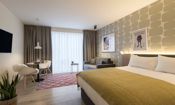 Jewish Quarter Casa | Blissful Getaway! Two Family-friendly Units with Fully-equipped Kitchens!
