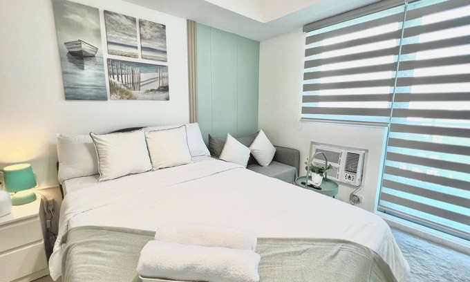 San Fernando Condominio | Blissful Haven at Azure North w/ Big TV Netflix Washer Wifi Bed & Sofabed