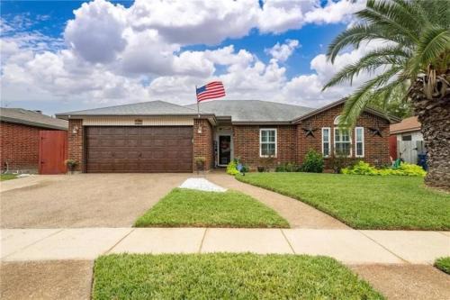 Flour Bluff Casa | Blissful Heated Pool Retreat