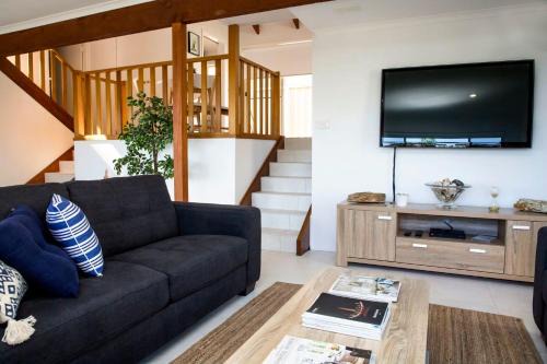 Surf Beach Casa | Blissful Stay Moments From the Beach