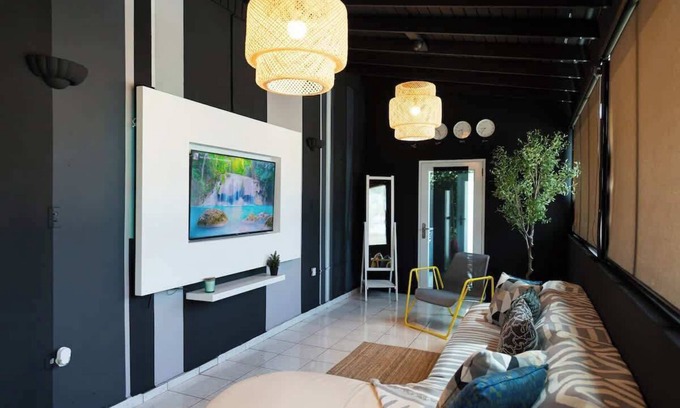Cerro Gordo Apartamento | Blk Lion · Blk Lion | Cozy Modern | Hot Tub | Generator