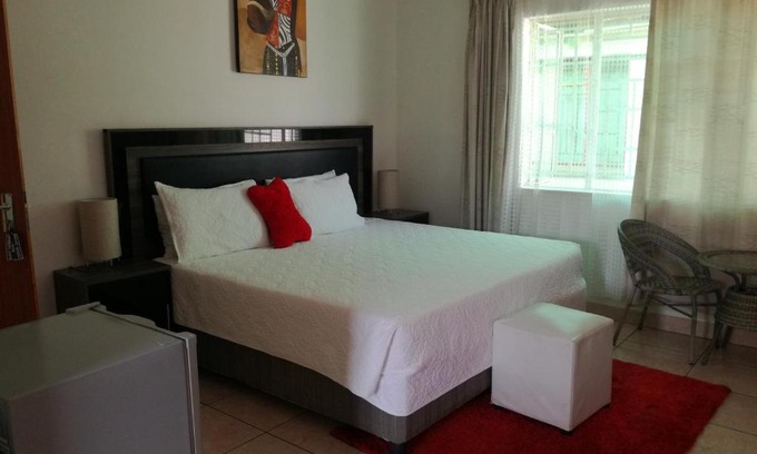 Francistown Casa | Block-10 Guest House