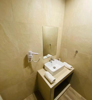 Petaloudes Apartamento | Block66