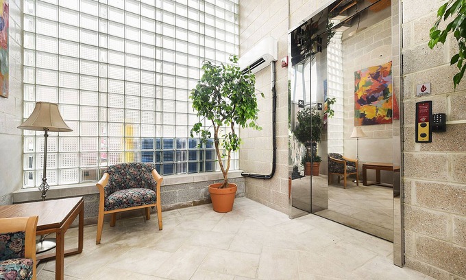 Bloomfield Apartamento | ♥Bloomfield Oasis ~ 5★Loc ♥West Penn H~ ♛~Parking~Elevator~WiFi~Parking
