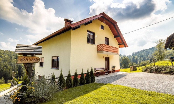 Vidrga Casa | Bloomfield Retreat Country House with Sauna - Three Bedroom Country House