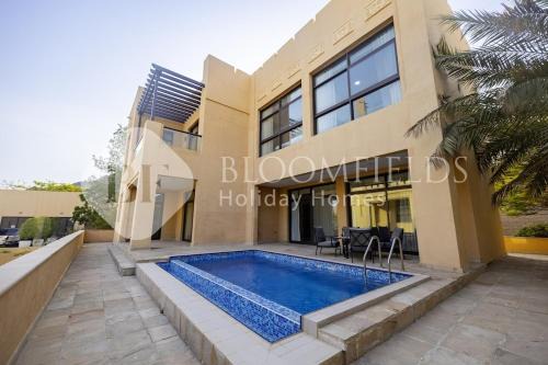 Al Kubus Villa | Bloomfields 3Br Villa Mina AlFajer with private pool