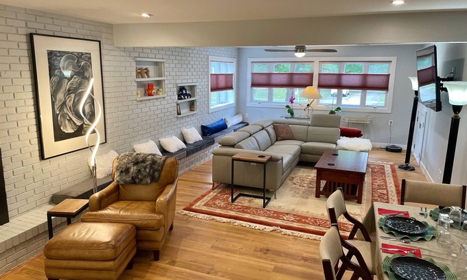 Bloomington Apartamento | Bloomington Indiana Rental- 2BR/1BA Apartment on ground floor of duplex