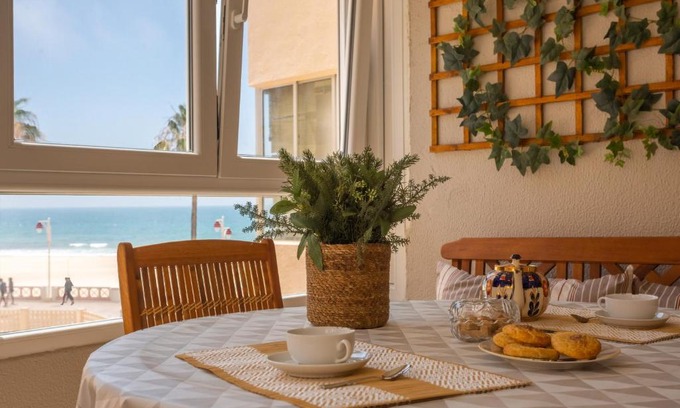 Cádiz Apartamento | BLUE Atlantic Family Home by Cadiz4Rentals