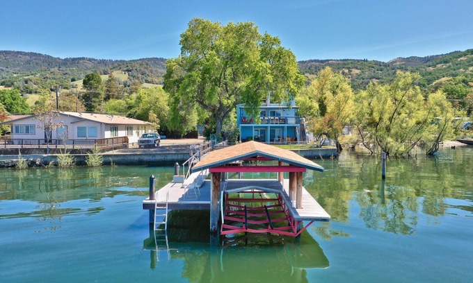 Lucerne Casa | Blue Bayou- Angler's Paradise with boat lift! A lakefront Paradise!